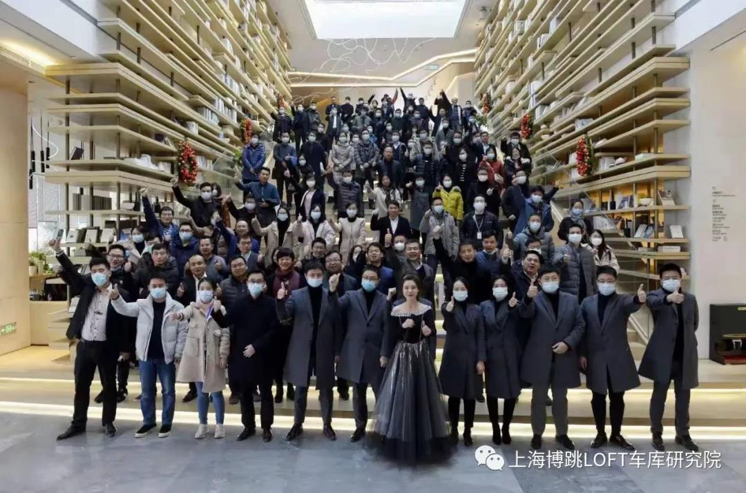 淮北全国一百多人在华侨城汉口道6号参观研讨LOFT专利车库技术！